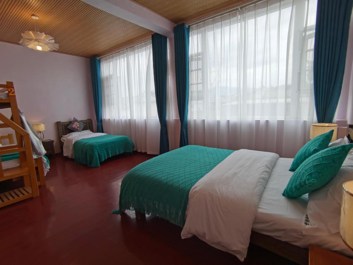 Mama Naxi Guesthouse Lijiang  Exterior photo